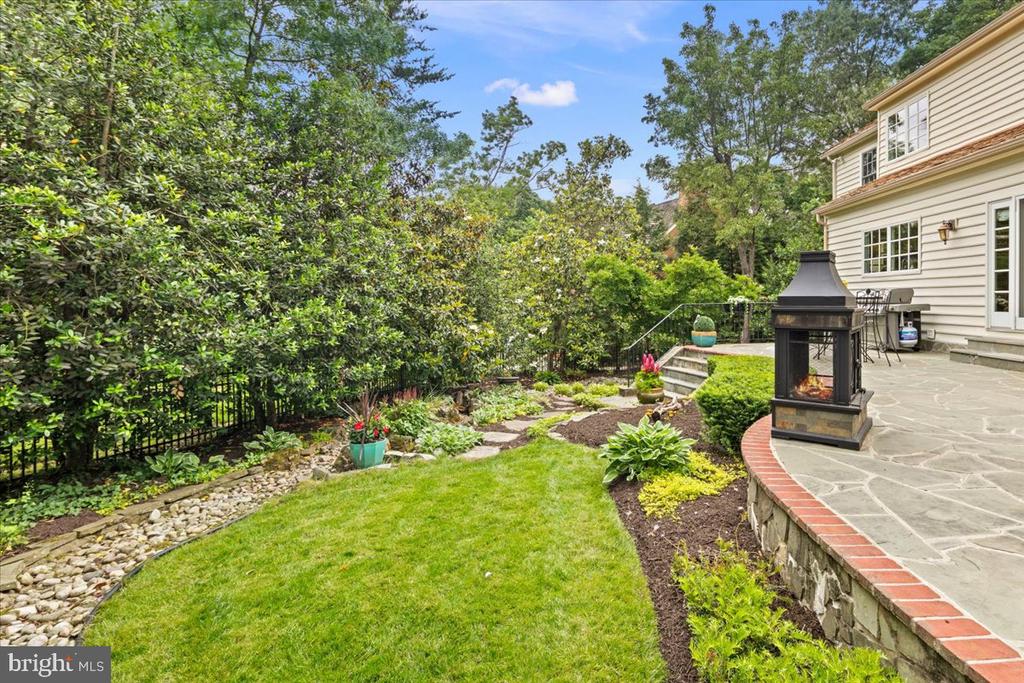 3801 WASHINGTON WOODS DRIVE