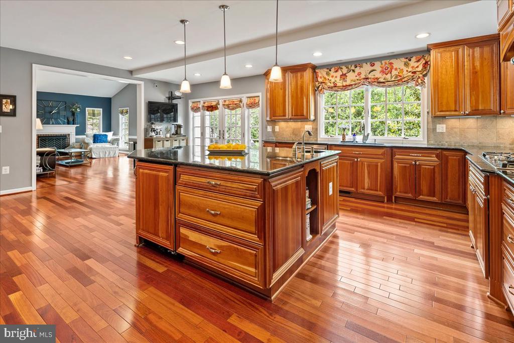 3801 WASHINGTON WOODS DRIVE