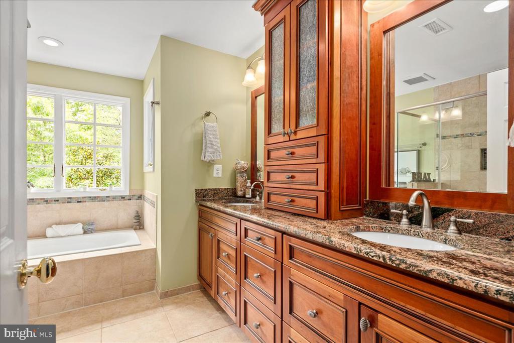 3801 WASHINGTON WOODS DRIVE