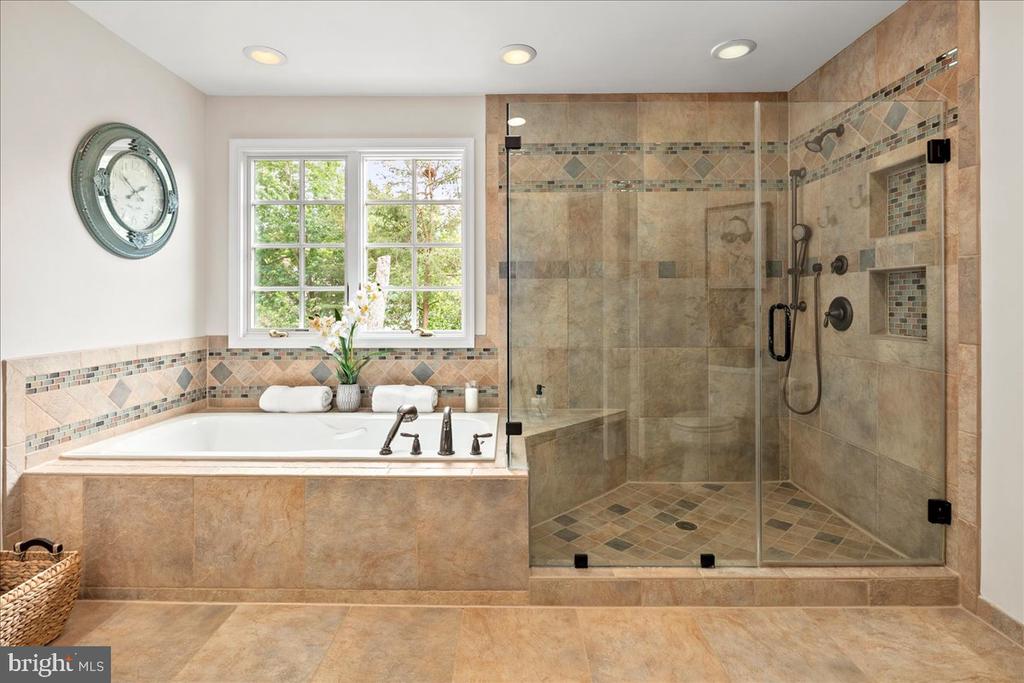 3801 WASHINGTON WOODS DRIVE