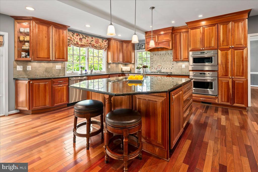 3801 WASHINGTON WOODS DRIVE