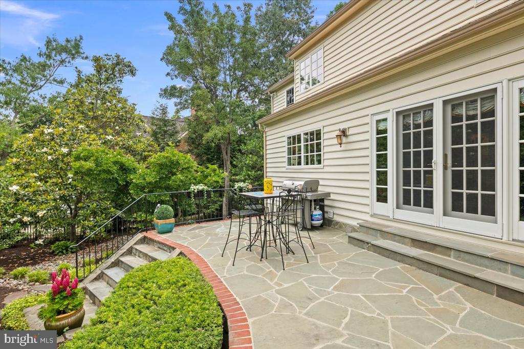 3801 WASHINGTON WOODS DRIVE
