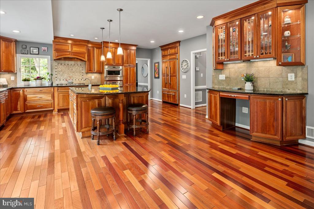 3801 WASHINGTON WOODS DRIVE