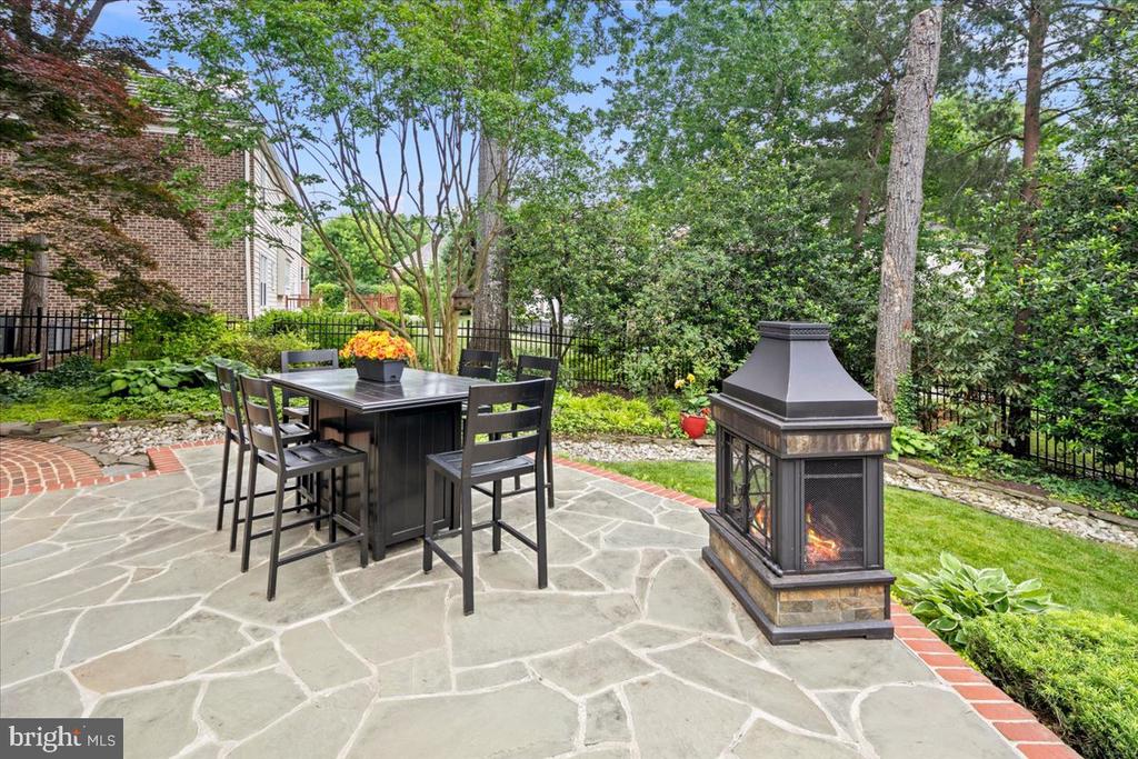 3801 WASHINGTON WOODS DRIVE