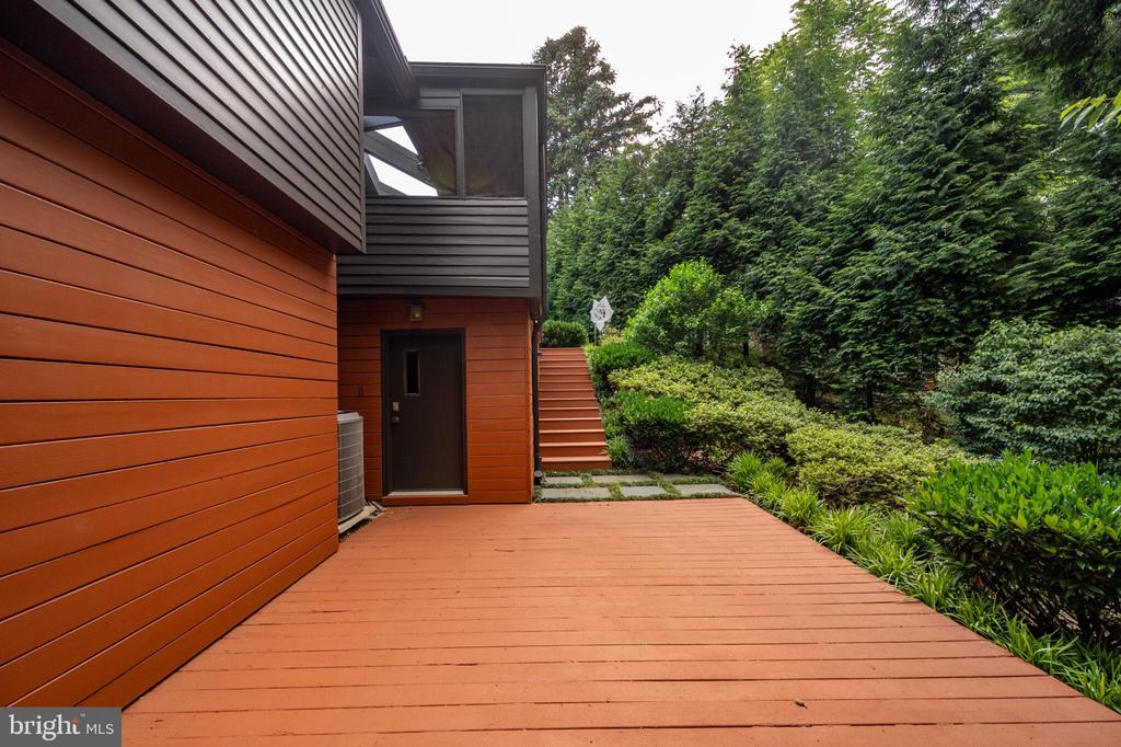 2108 POPKINS LANE