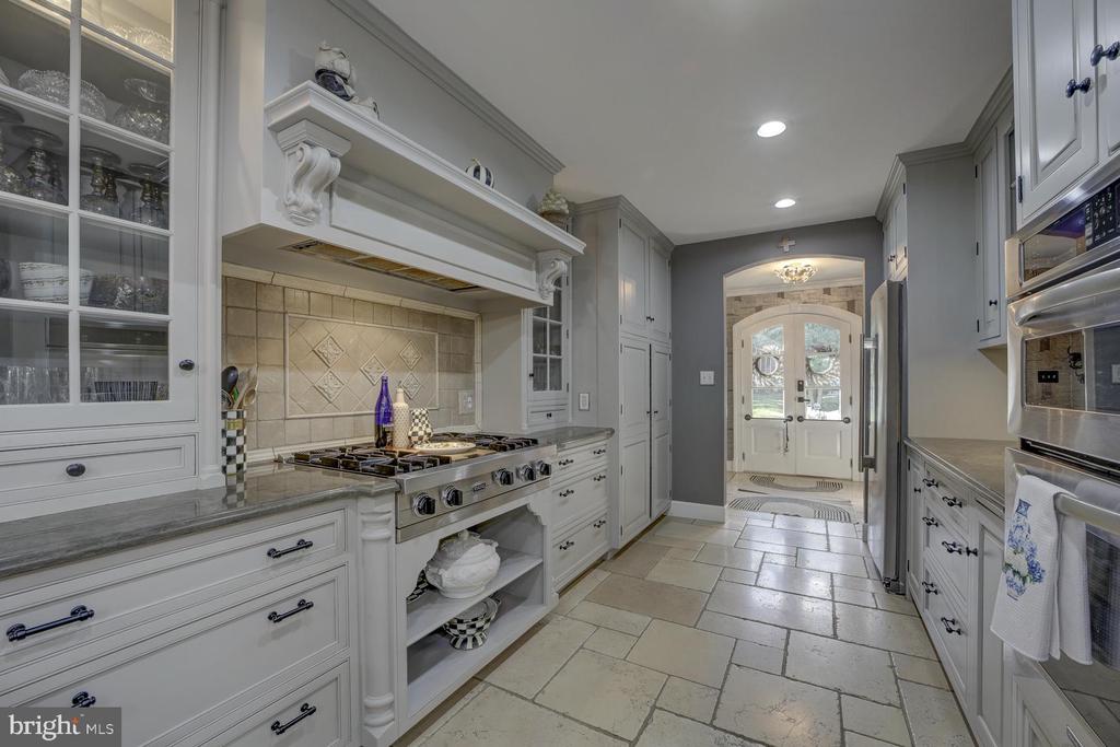 6407 OLMI LANDRITH DRIVE