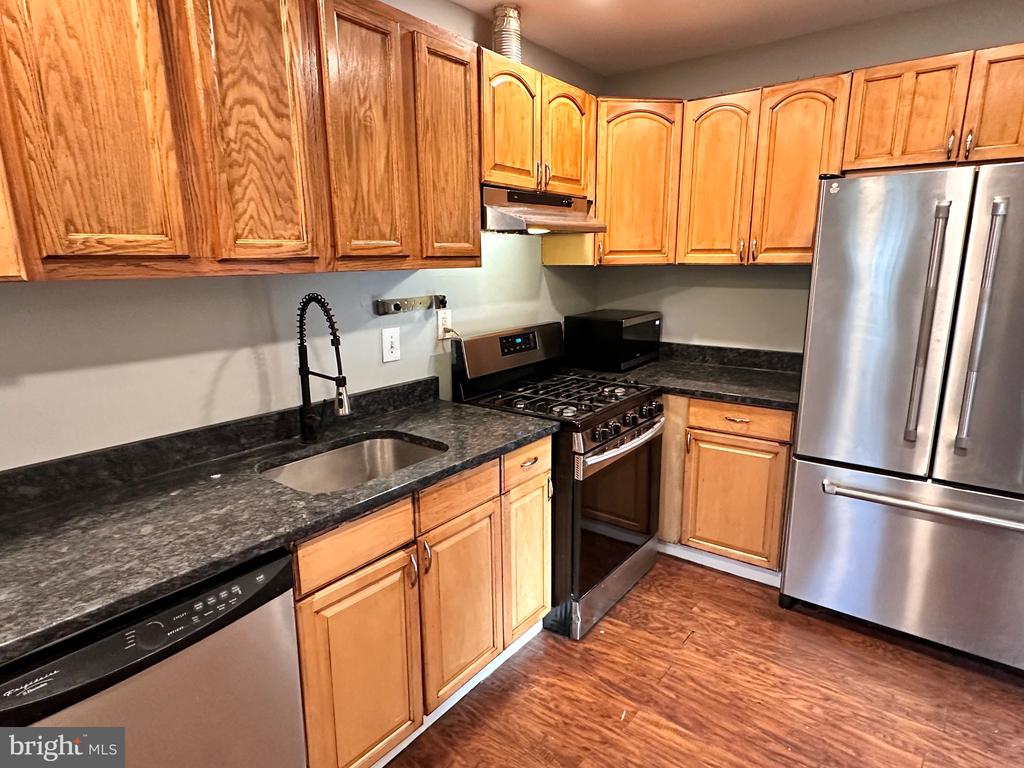 6301 THE PARKWAY
