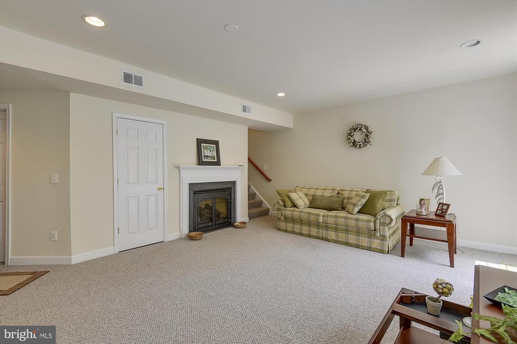 6087 Piney Woods Ct, -3710, United States