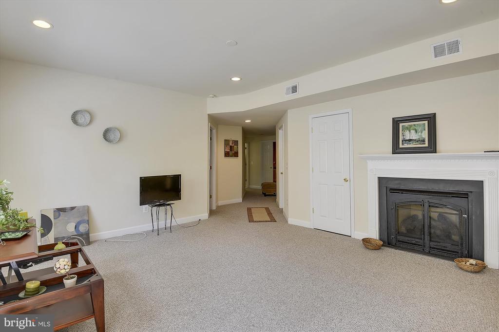 6087 Piney Woods Ct, -3710, United States
