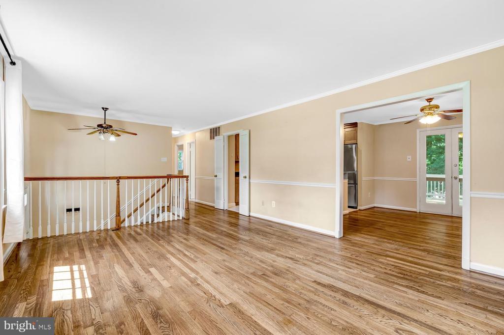 8010 CANDLEWOOD DRIVE