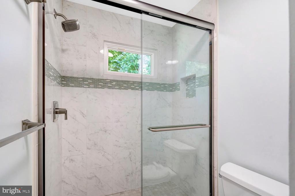 8010 CANDLEWOOD DRIVE