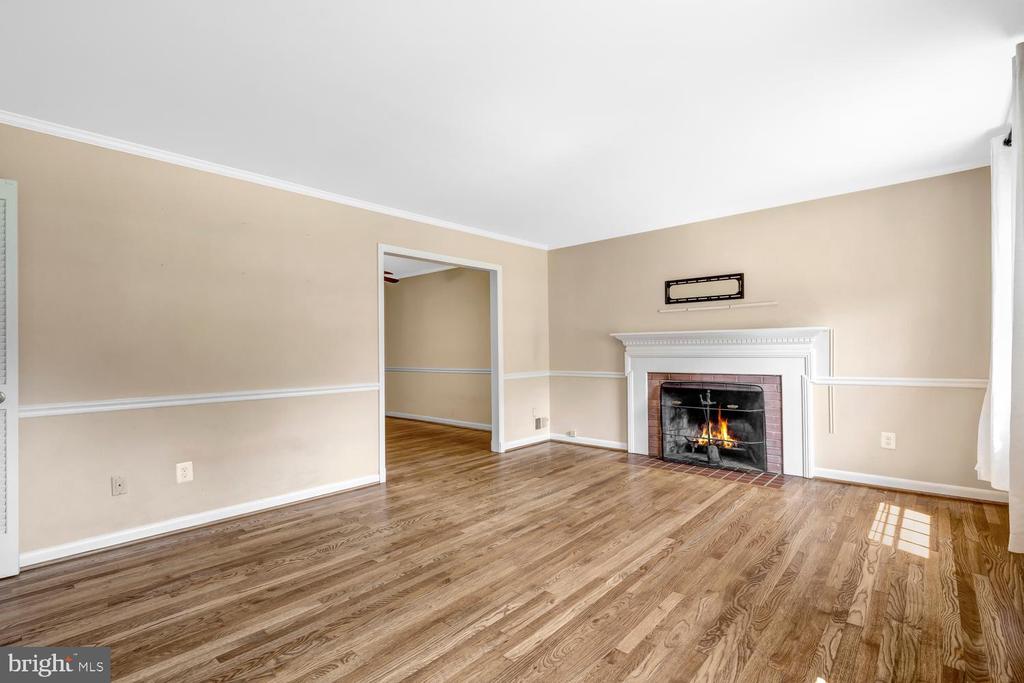 8010 CANDLEWOOD DRIVE