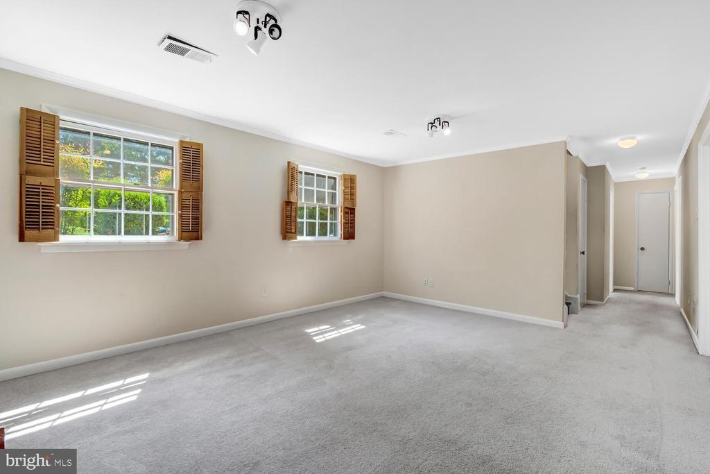 8010 CANDLEWOOD DRIVE