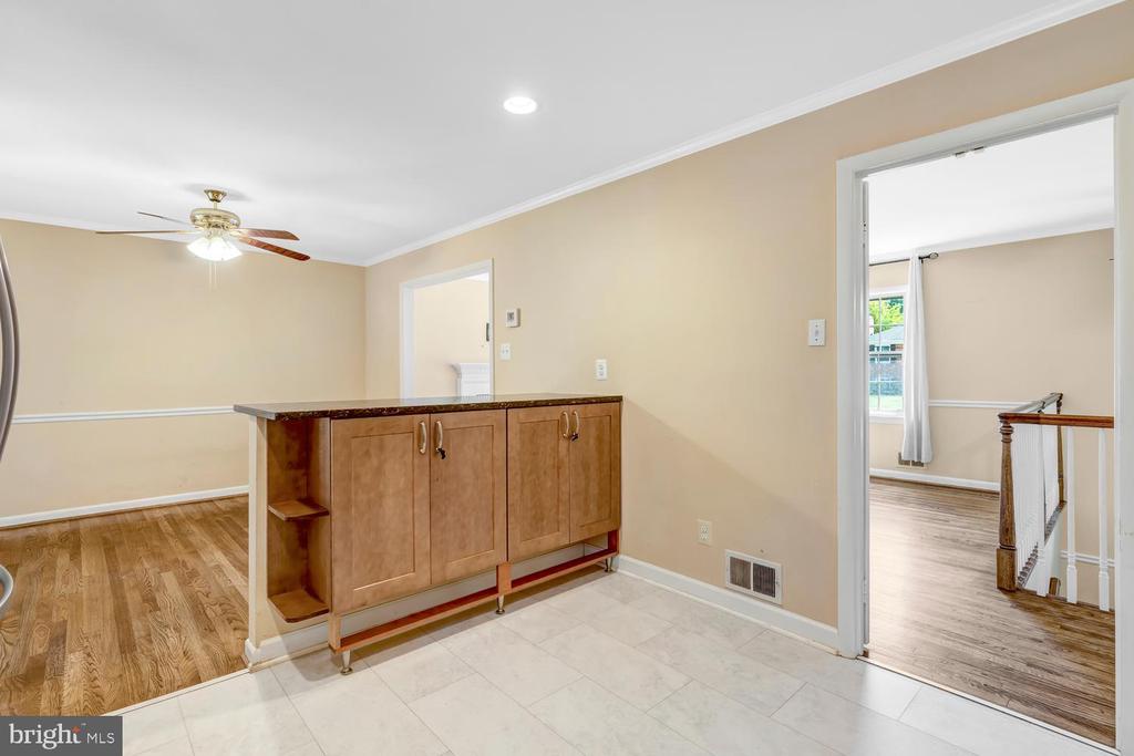 8010 CANDLEWOOD DRIVE