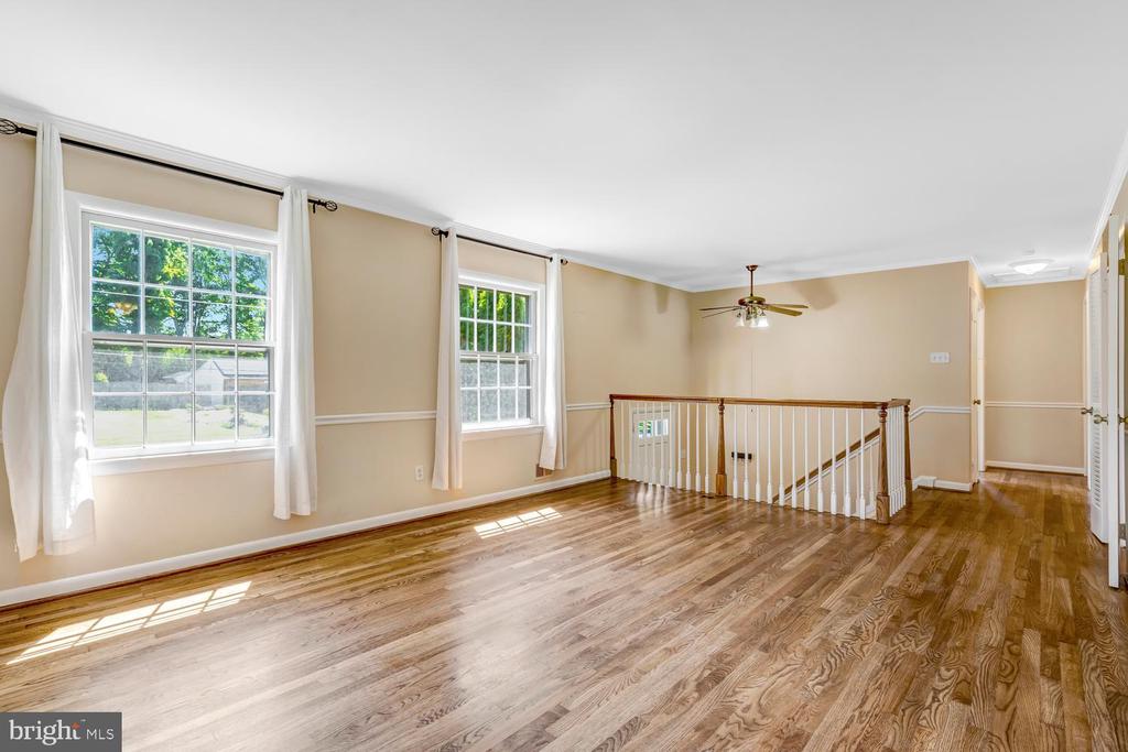 8010 CANDLEWOOD DRIVE