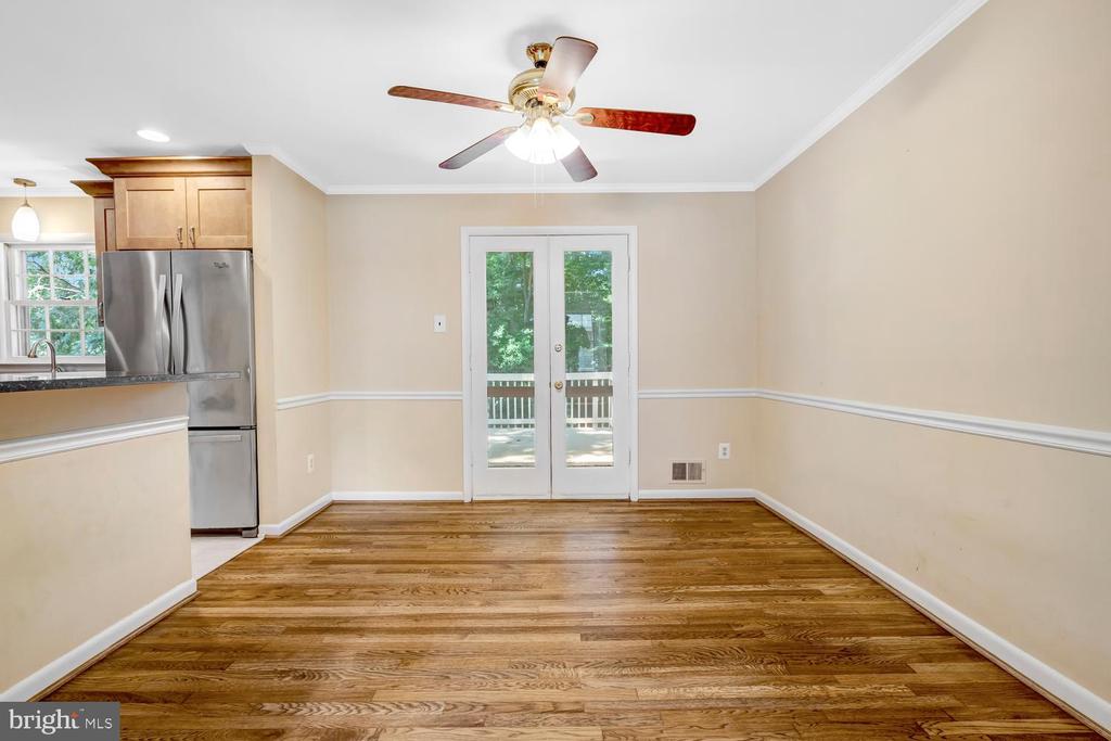 8010 CANDLEWOOD DRIVE