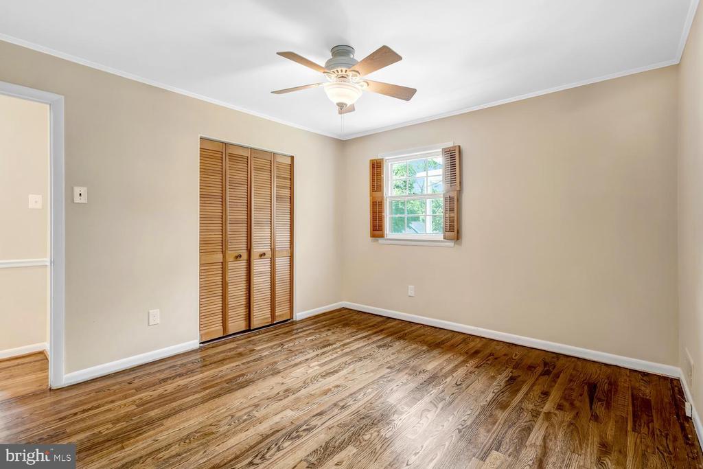 8010 CANDLEWOOD DRIVE