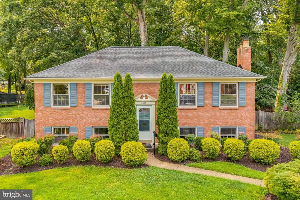 8010 CANDLEWOOD DRIVE