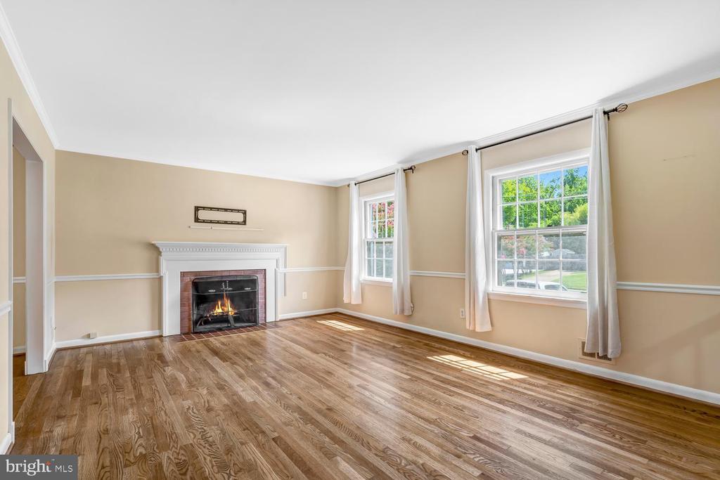 8010 CANDLEWOOD DRIVE