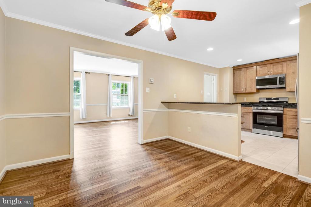 8010 CANDLEWOOD DRIVE