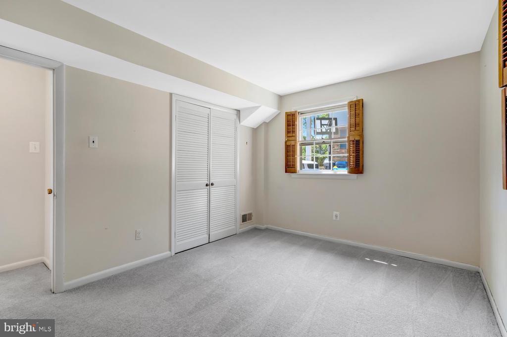 8010 CANDLEWOOD DRIVE