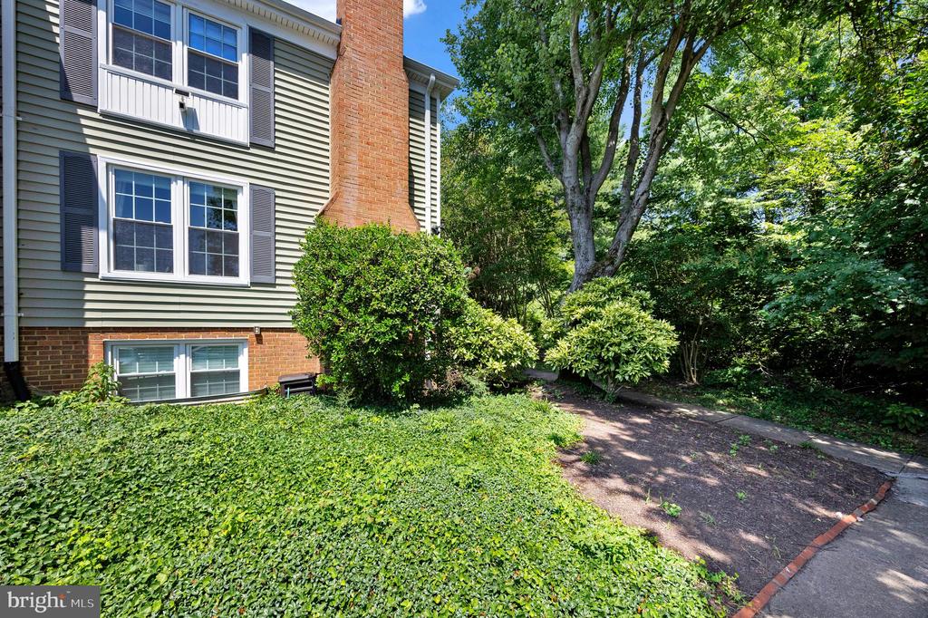 2465 WINDBREAK DRIVE