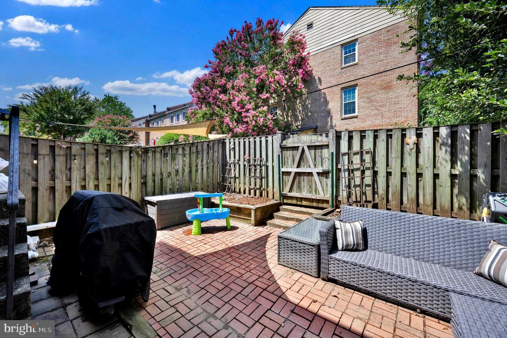 2465 WINDBREAK DRIVE