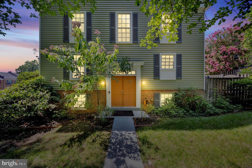 2465 WINDBREAK DRIVE