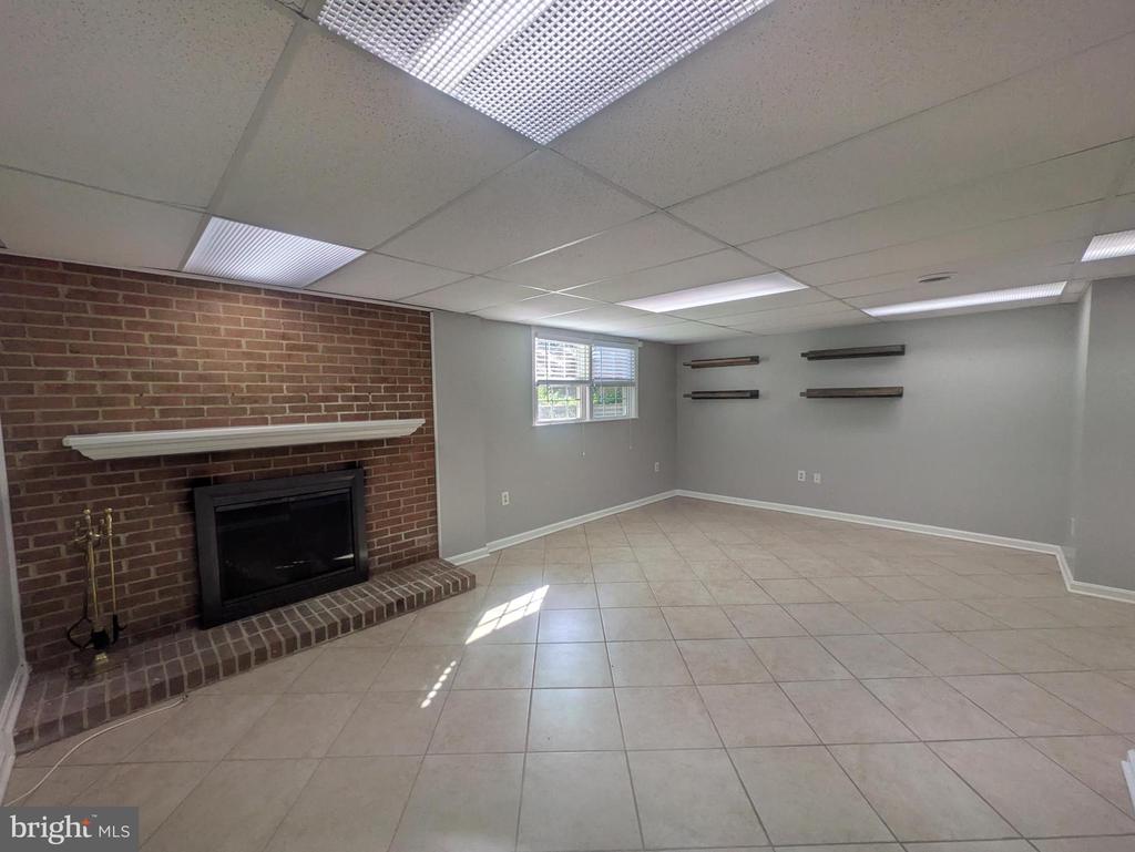 2465 WINDBREAK DRIVE