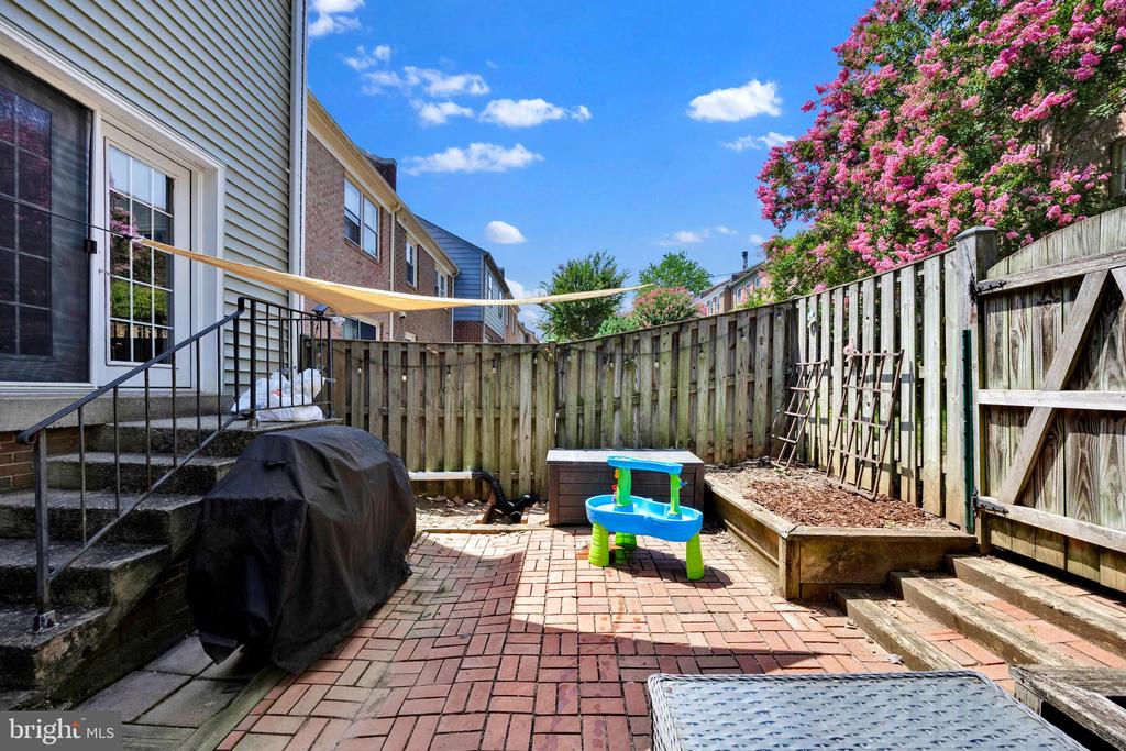 2465 WINDBREAK DRIVE