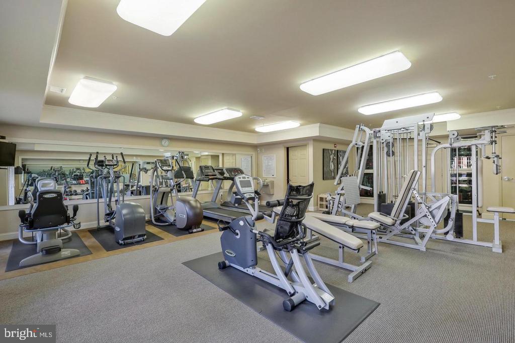 2907 SAINTSBURY PLAZA Unit: 404