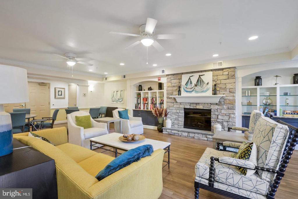 2907 SAINTSBURY PLAZA Unit: 404