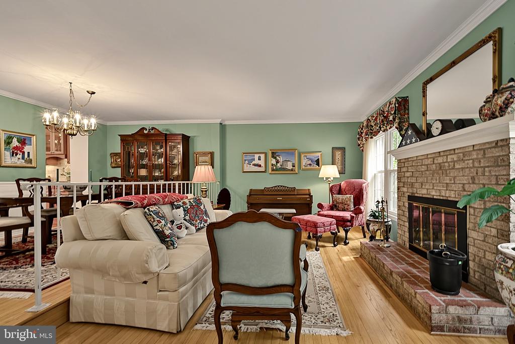 8218 CEDAR LANDING COURT