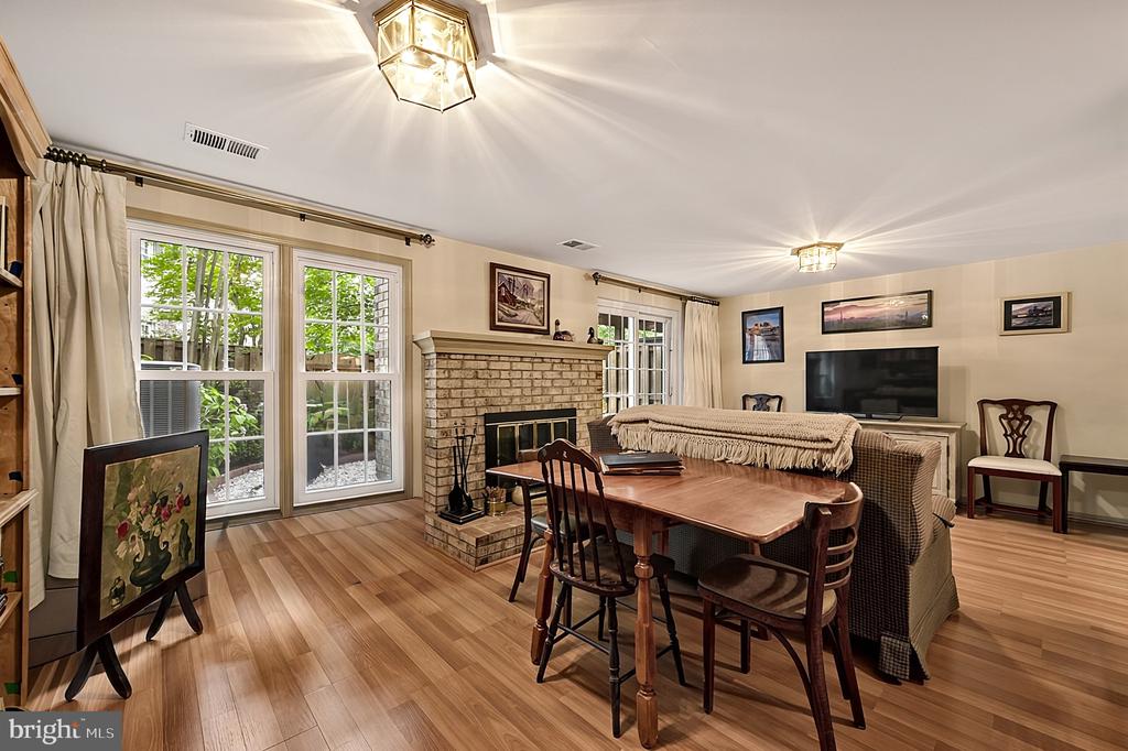 8218 CEDAR LANDING COURT