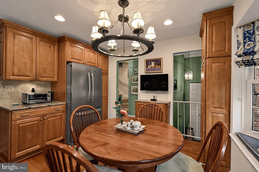 8218 CEDAR LANDING COURT