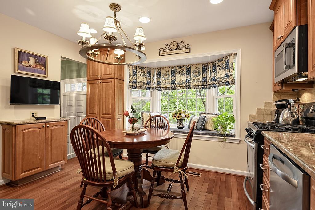 8218 CEDAR LANDING COURT