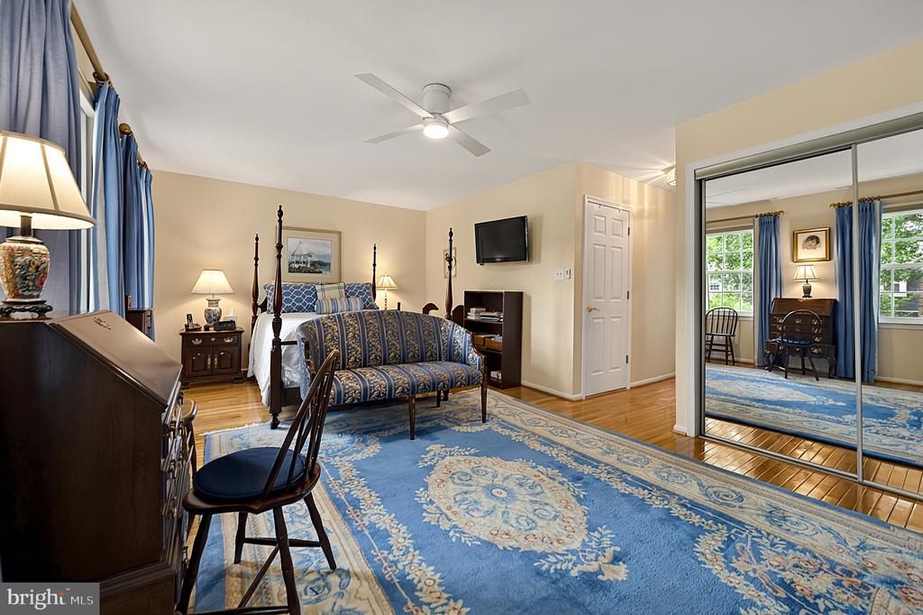 8218 CEDAR LANDING COURT