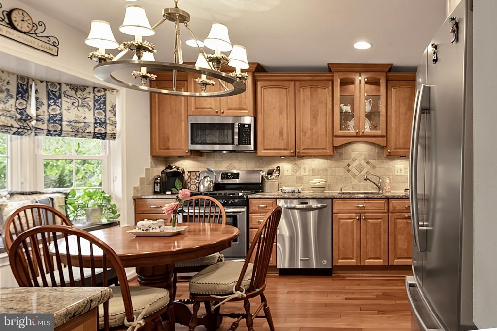 8218 CEDAR LANDING COURT