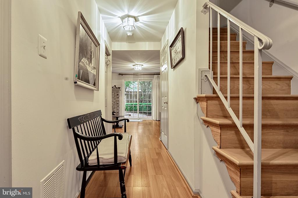 8218 CEDAR LANDING COURT