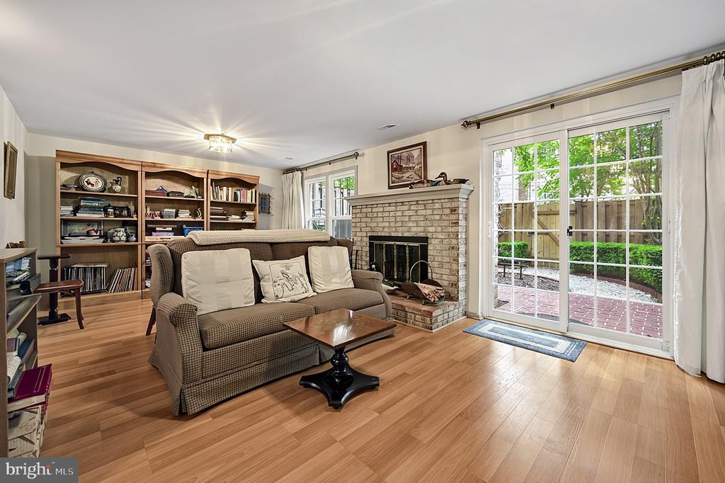 8218 CEDAR LANDING COURT