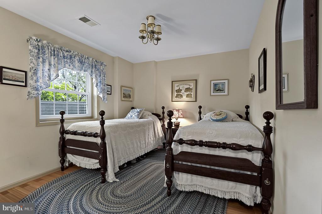 8218 CEDAR LANDING COURT