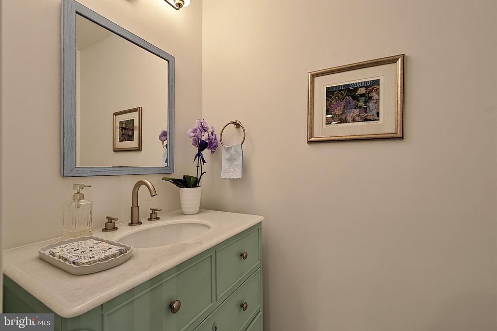 8218 CEDAR LANDING COURT