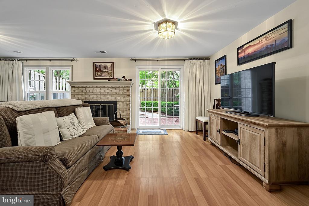 8218 CEDAR LANDING COURT