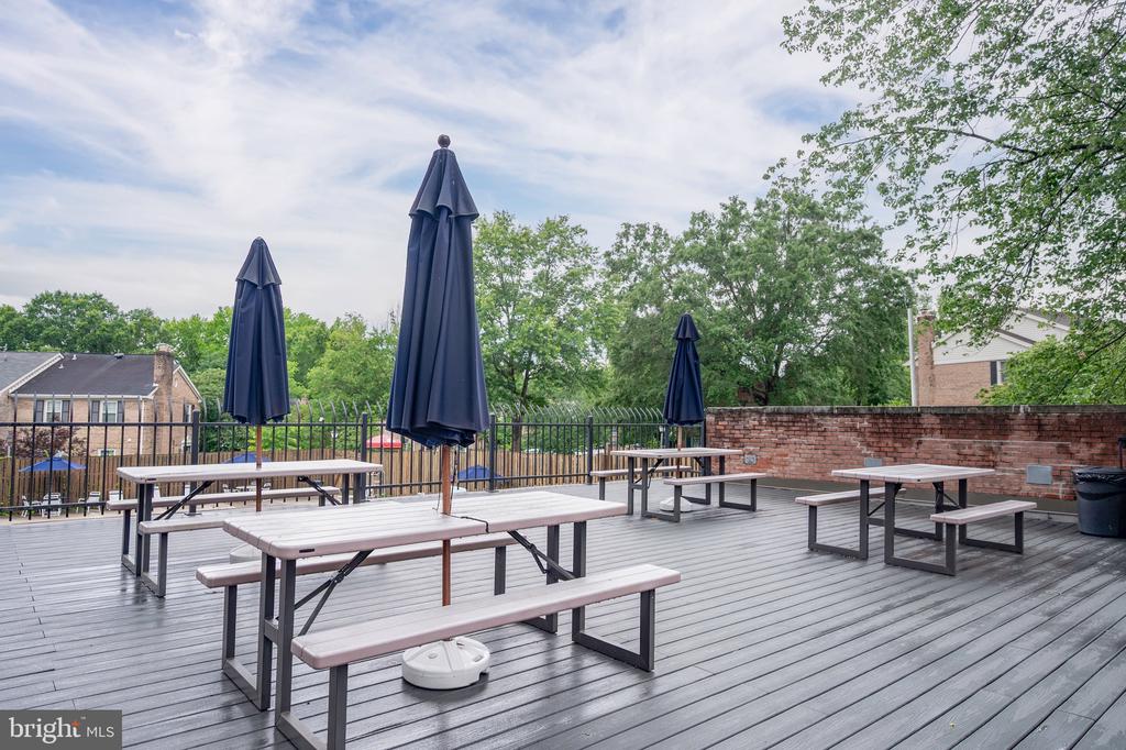 8218 CEDAR LANDING COURT