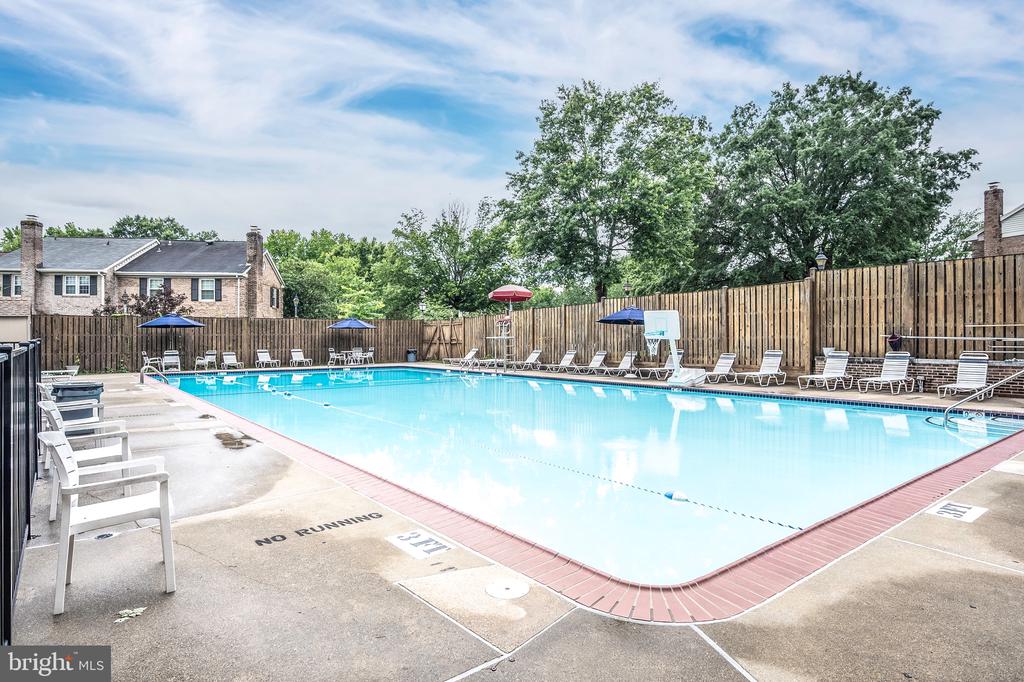8218 CEDAR LANDING COURT