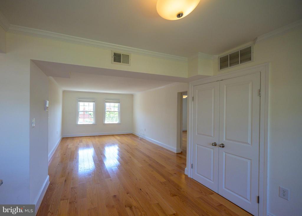 6609 10TH STREET Unit: C1