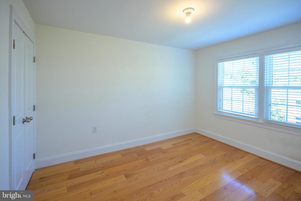 6609 10TH STREET Unit: C1