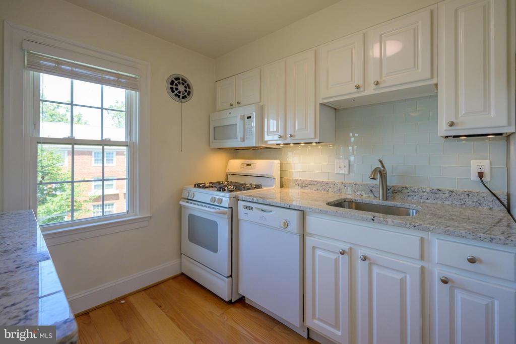 6609 10TH STREET Unit: C1