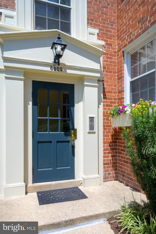 6609 10TH STREET Unit: C1