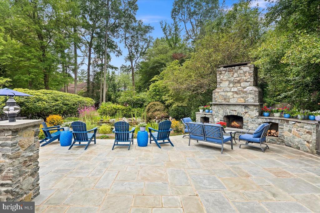4429 NEPTUNE DRIVE